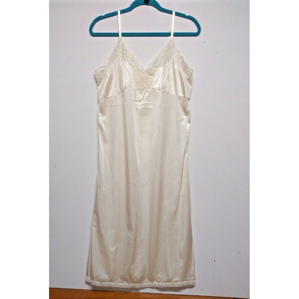 Vintage Sears Full Slip Nylon & Lace Size 36 lingerie ivory beige Excellent cond